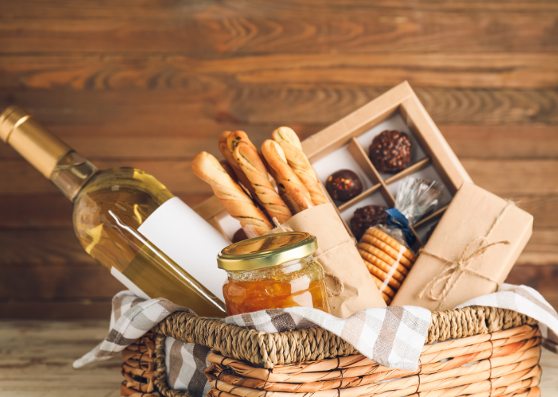 Picknickkorb und kleine Arrangements auf Juist